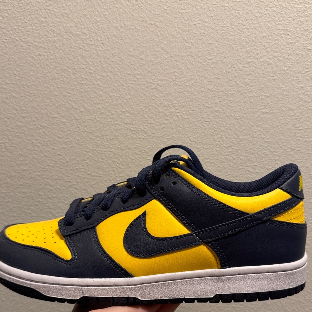 Nike Kids Navy and Yellow Sneakers